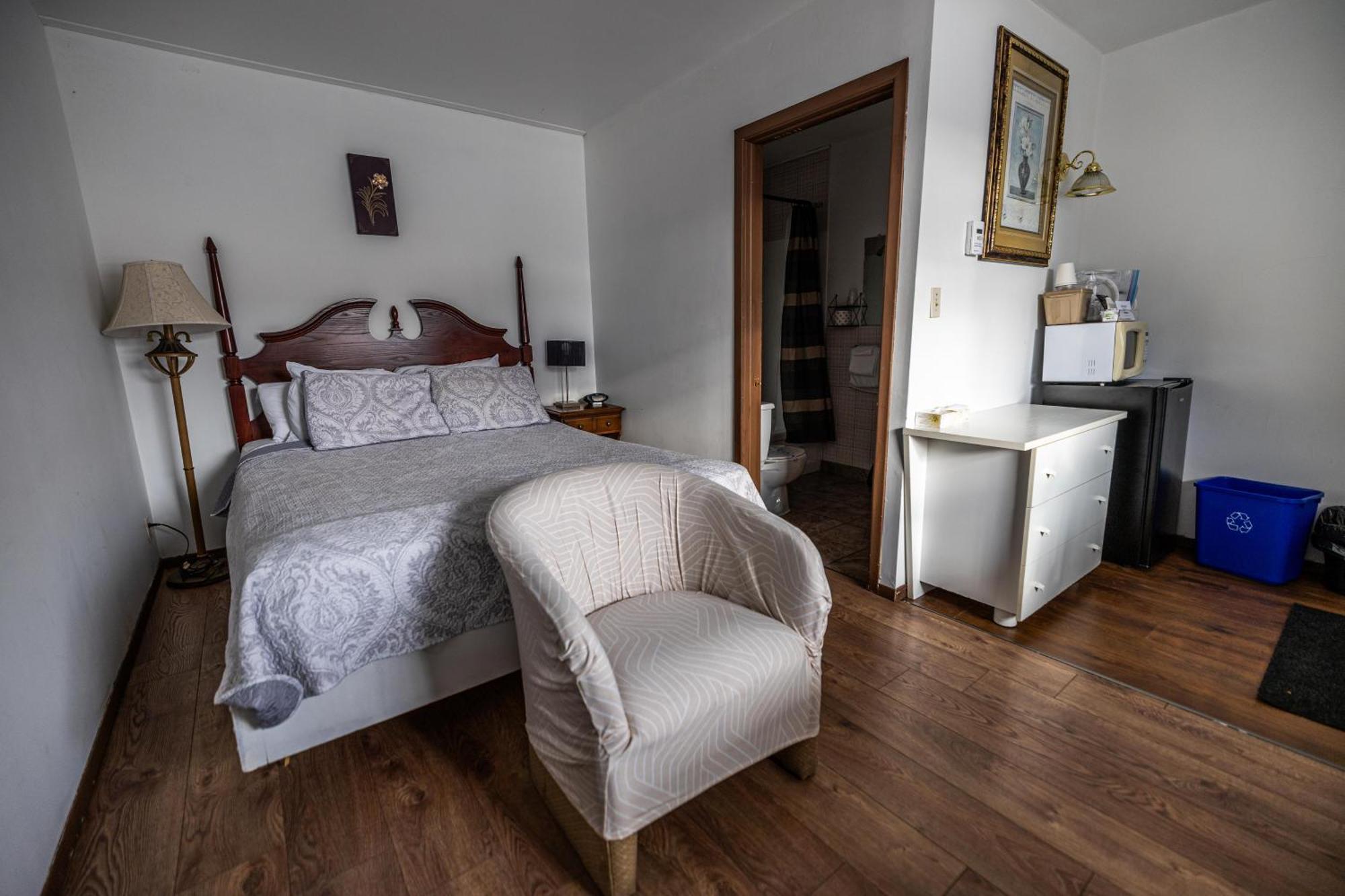 Motel Deblois Sainte-Anne-de-Beaupre Ngoại thất bức ảnh