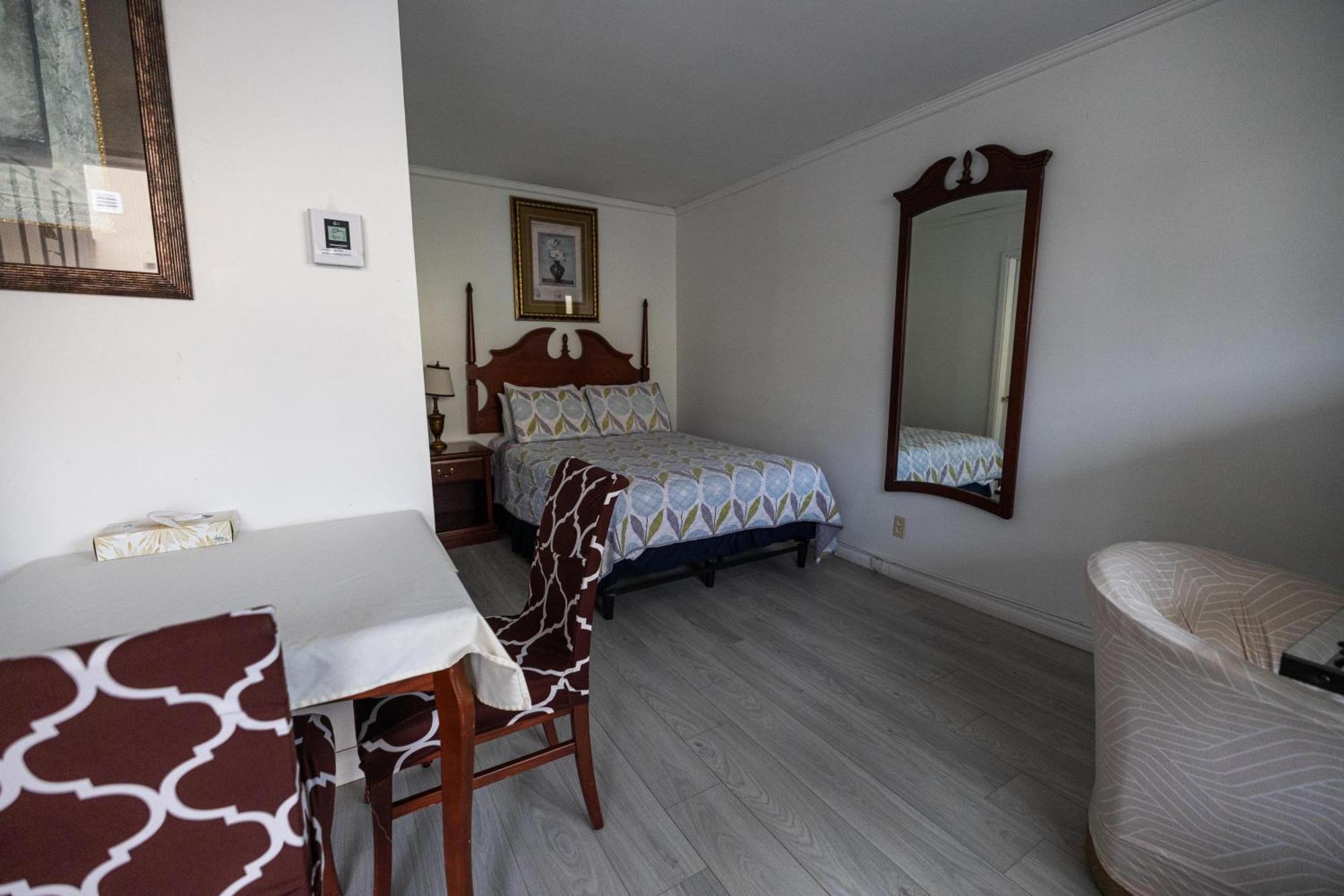 Motel Deblois Sainte-Anne-de-Beaupre Ngoại thất bức ảnh