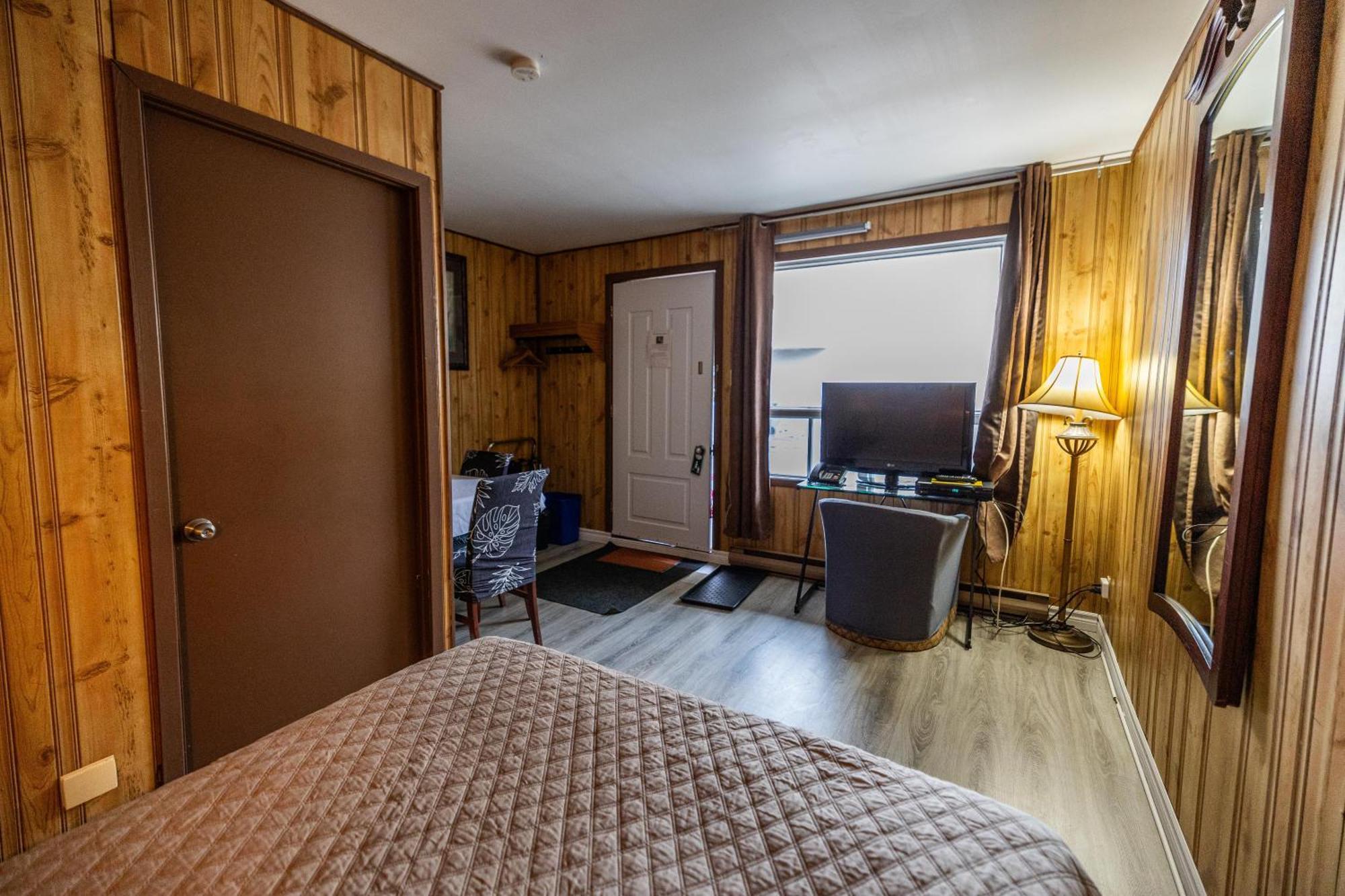 Motel Deblois Sainte-Anne-de-Beaupre Ngoại thất bức ảnh