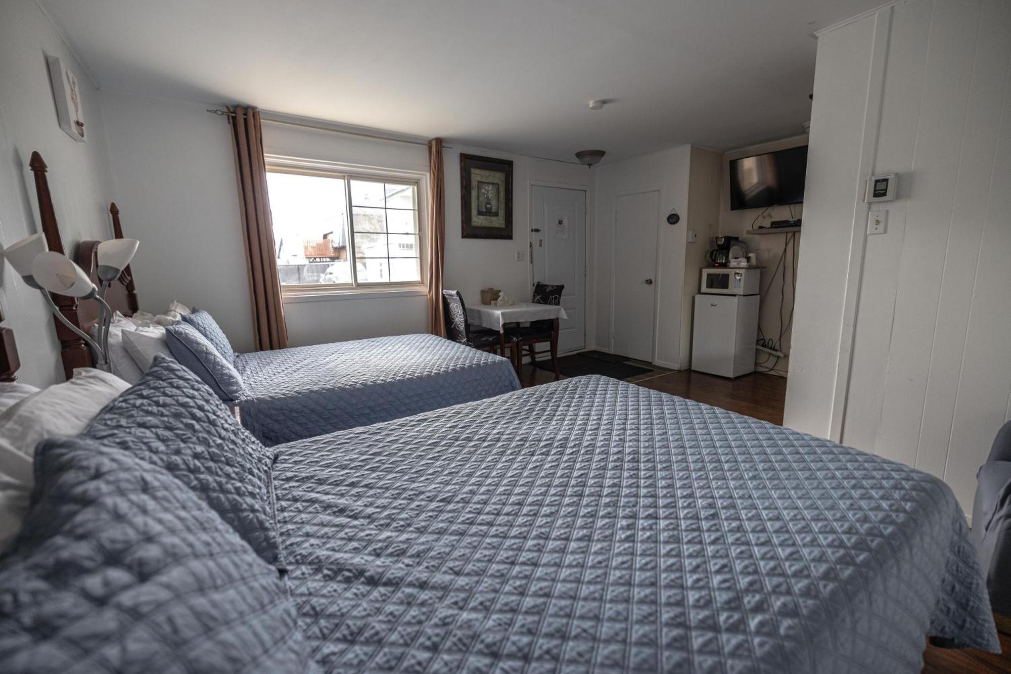 Motel Deblois Sainte-Anne-de-Beaupre Ngoại thất bức ảnh