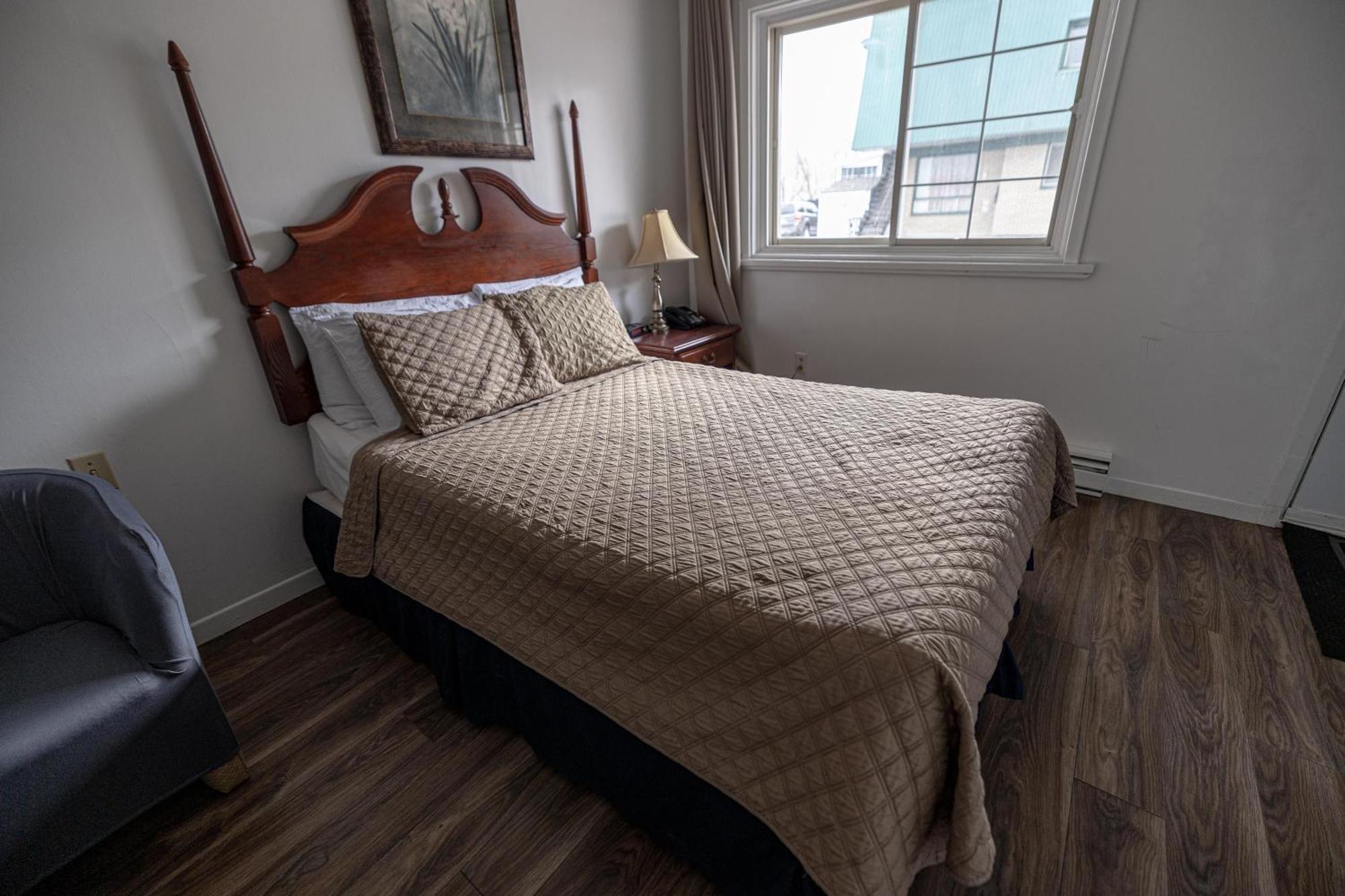 Motel Deblois Sainte-Anne-de-Beaupre Ngoại thất bức ảnh