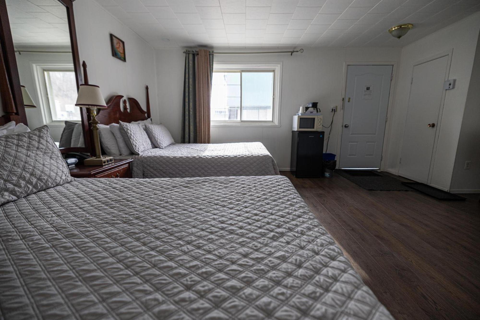 Motel Deblois Sainte-Anne-de-Beaupre Ngoại thất bức ảnh