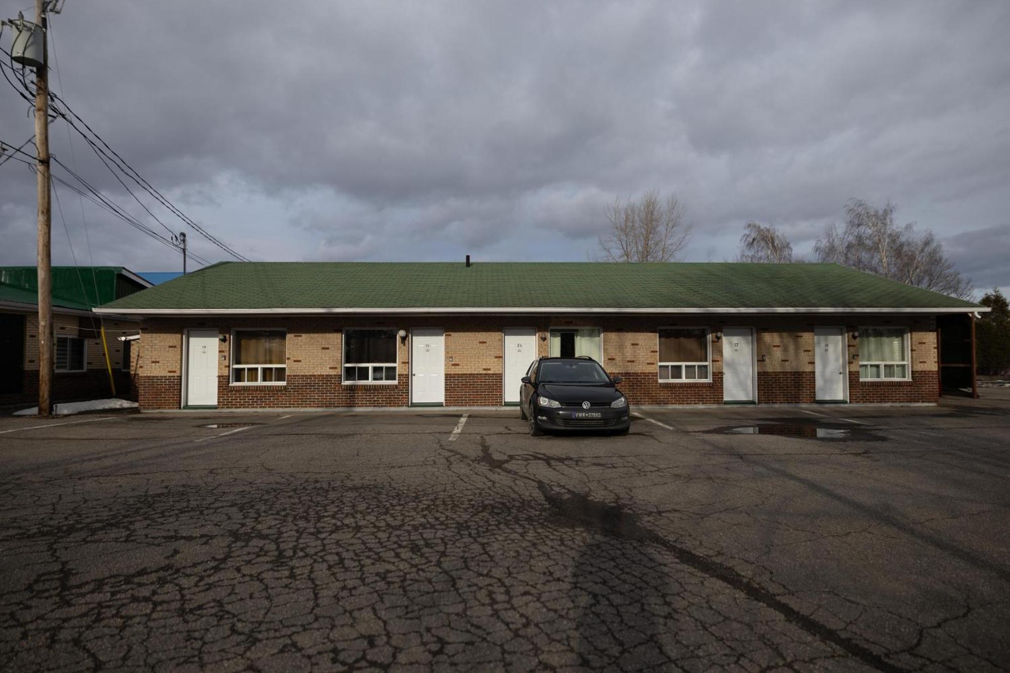 Motel Deblois Sainte-Anne-de-Beaupre Ngoại thất bức ảnh